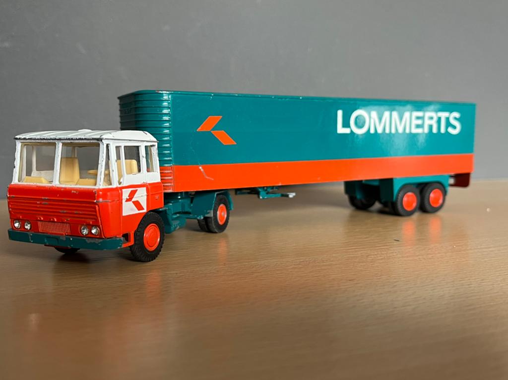 Lion Car DAF 2600 Lommerts, Hobby en Vrije tijd, Modelauto's | 1:50, Ophalen of Verzenden, Zo goed als nieuw, Bus of Vrachtwagen