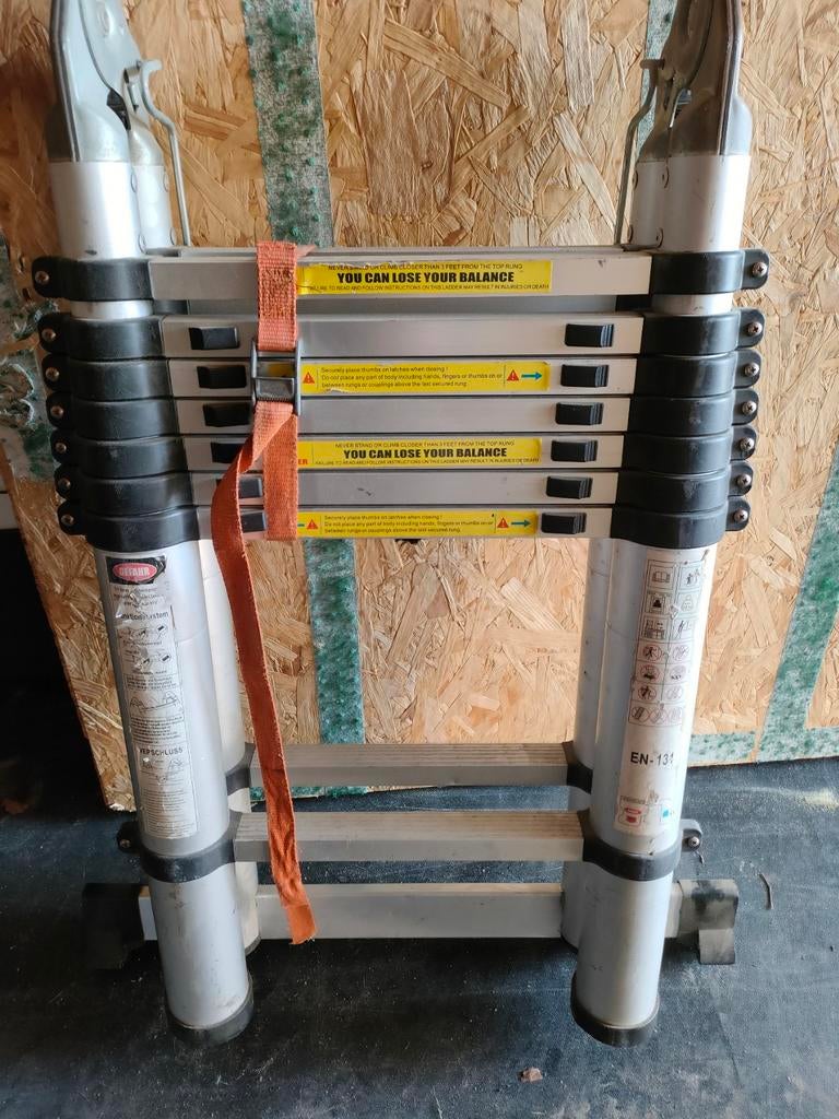 Uitschuifbare Telescoopladder - Compact en Stevig, Doe-het-zelf en Verbouw, Ladders en Trappen, Gebruikt, Ladder, 2 tot 4 meter