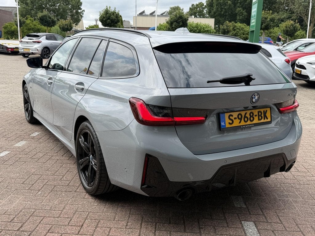 BMW 320e Touring M-SPORT | PANORAMADAK| LEDER SPORT INTERIEU, Auto's, 1998 cc, Gebruikt, 71 km/l, 3-Serie