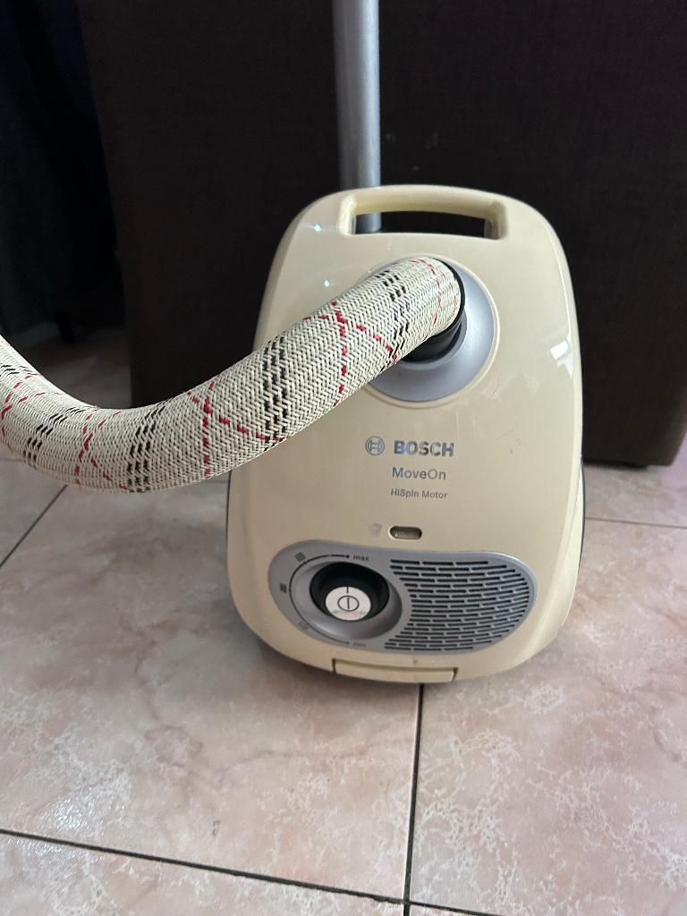Bosch stofzuiger model VBB207z35m gebruikt goed werkend, Stofzak, Gebruikt, Bosch, Ophalen of Verzenden