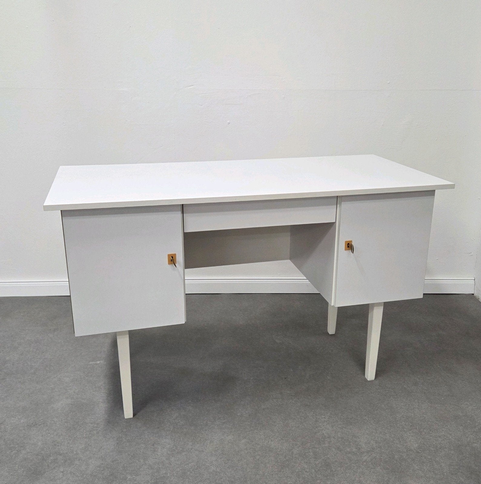 MCM Mid Century bureau Royal Board of Sweden jaren '70, Huis en Inrichting, Ophalen, Scandinavisch, Hout, Zo goed als nieuw