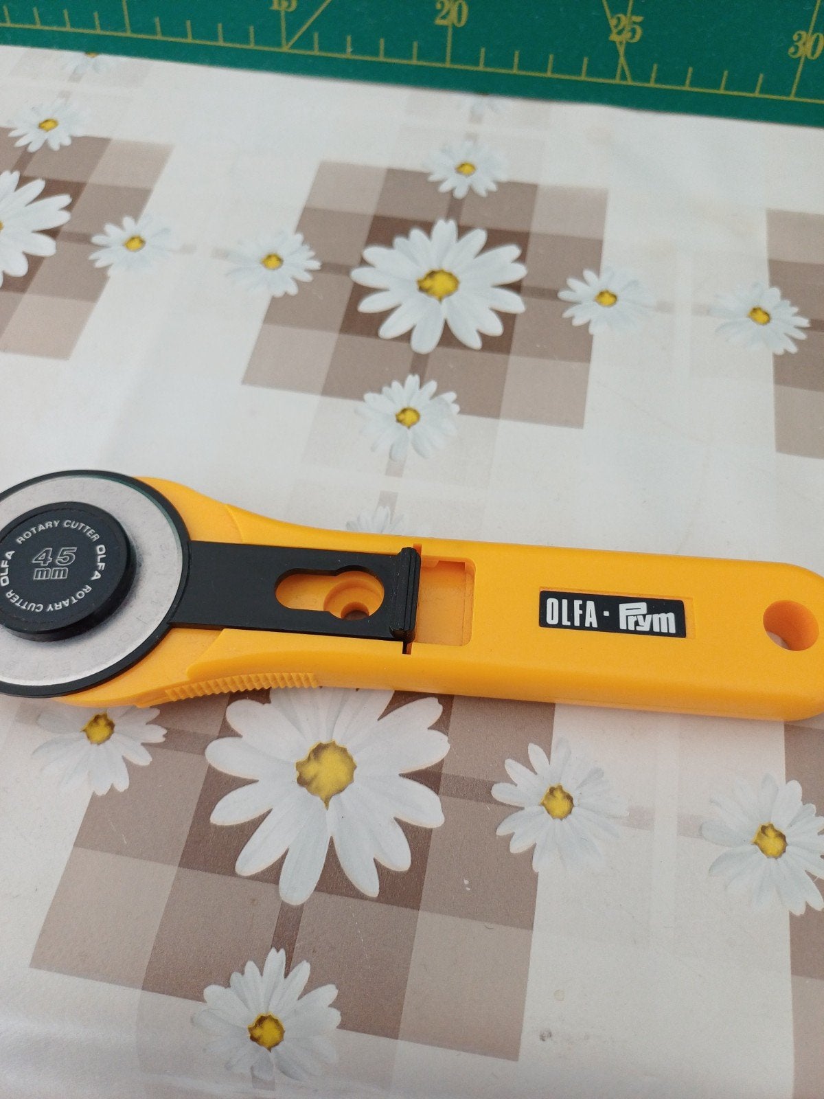 Olfa RTY-2/C Rolmes 45mm voor stof en papier, Ophalen, Gebruikt, Overige typen