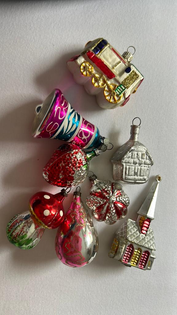 8 oude glazen en kunststof kerstballen, Ophalen of Verzenden, Gebruikt