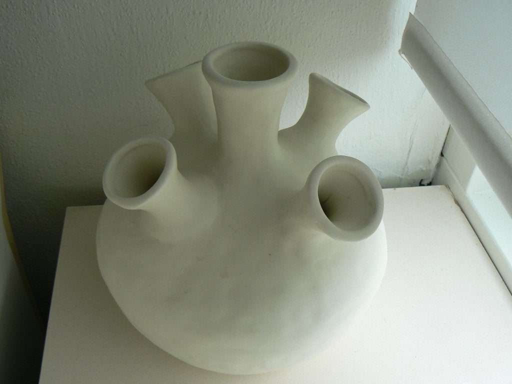creme/witte tulpenvaas 5 openingen, Huis en Inrichting, Ophalen, Overige kleuren, Aardewerk of Porselein, Zo goed als nieuw