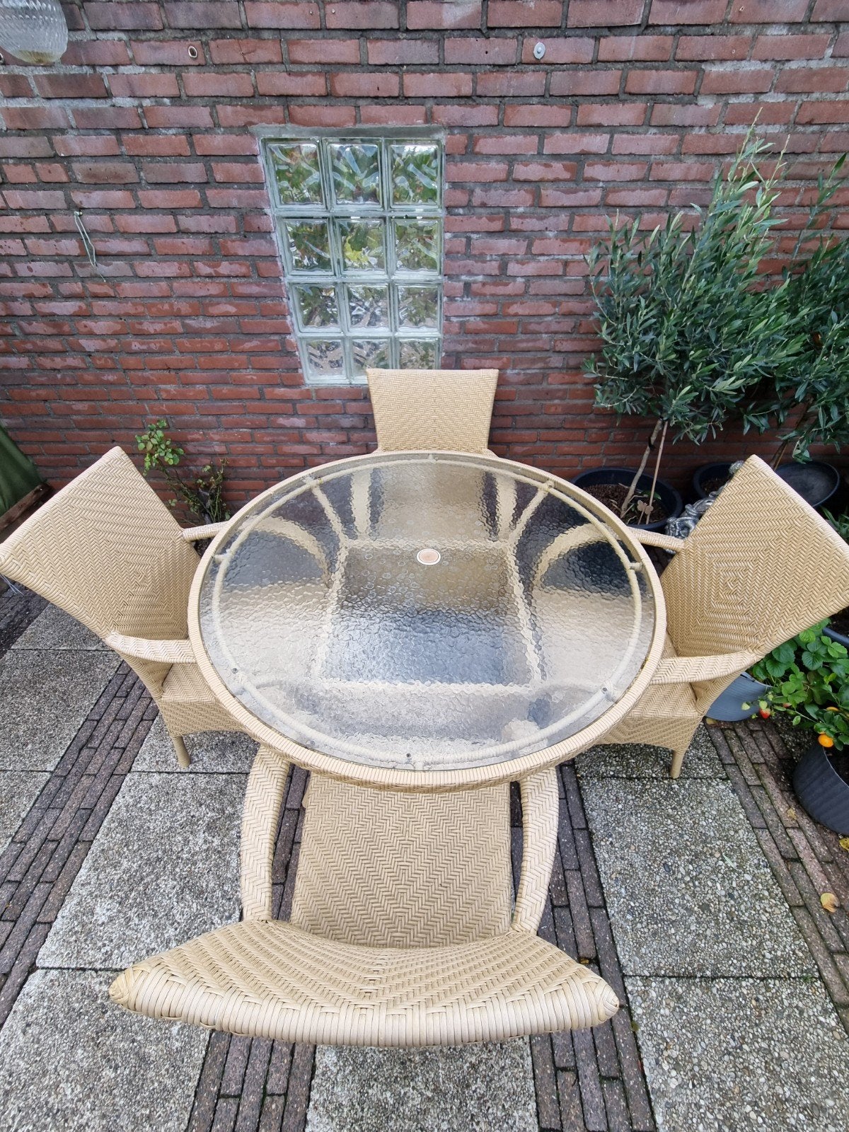 Wicker tuinset met glazen tafel en 4 stoelen, Tuin en Terras, 4 zitplaatsen, Gebruikt, Ophalen of Verzenden, Wicker