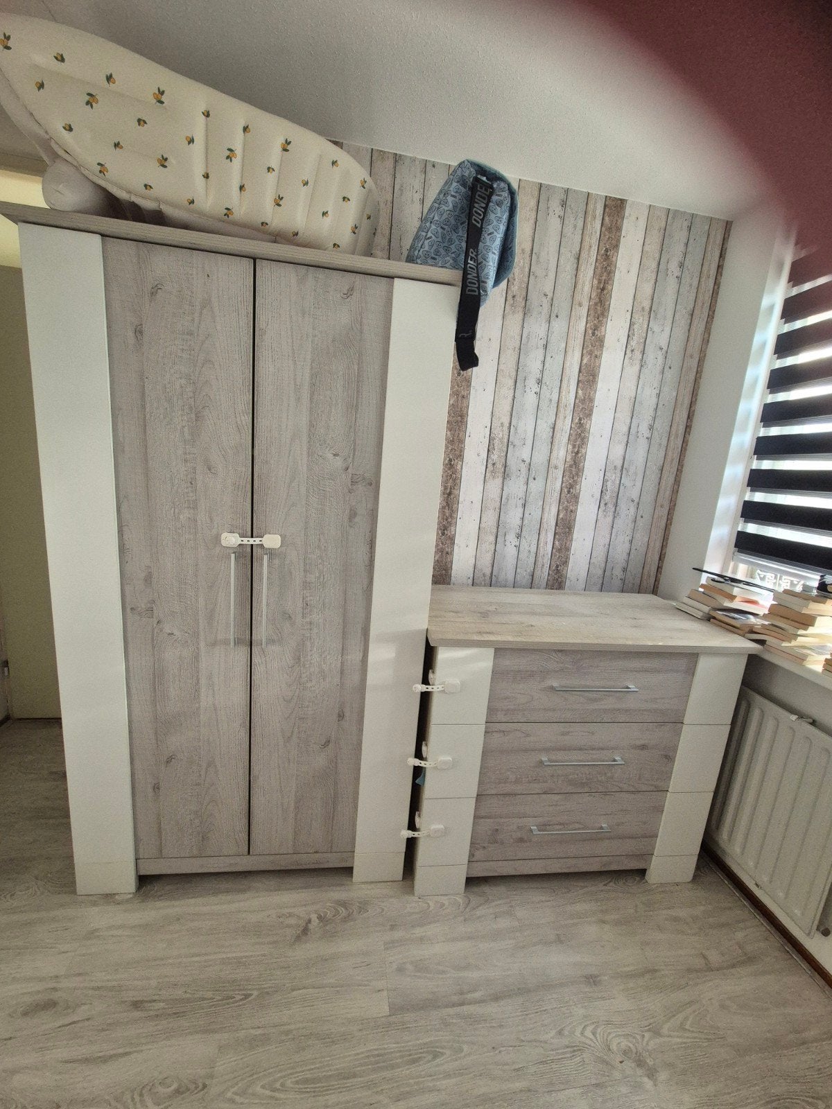 kledingkast en commode, Kinderen en Baby's, Kinderkamer | Complete kinderkamers, Ophalen, Zo goed als nieuw, Jongetje of Meisje
