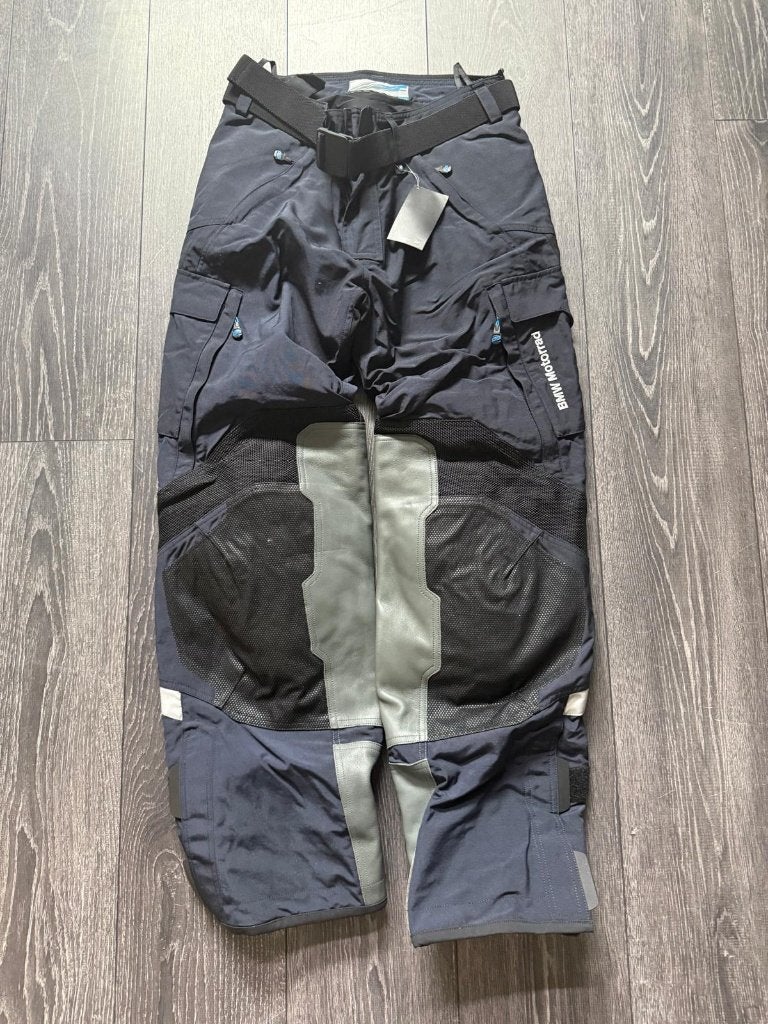 Originele BMW Motorrad Rallye motorbroek – nieuw – maat 50, Motoren, Kleding | Motorkleding, Heren, Broek | textiel, Nieuw met kaartje
