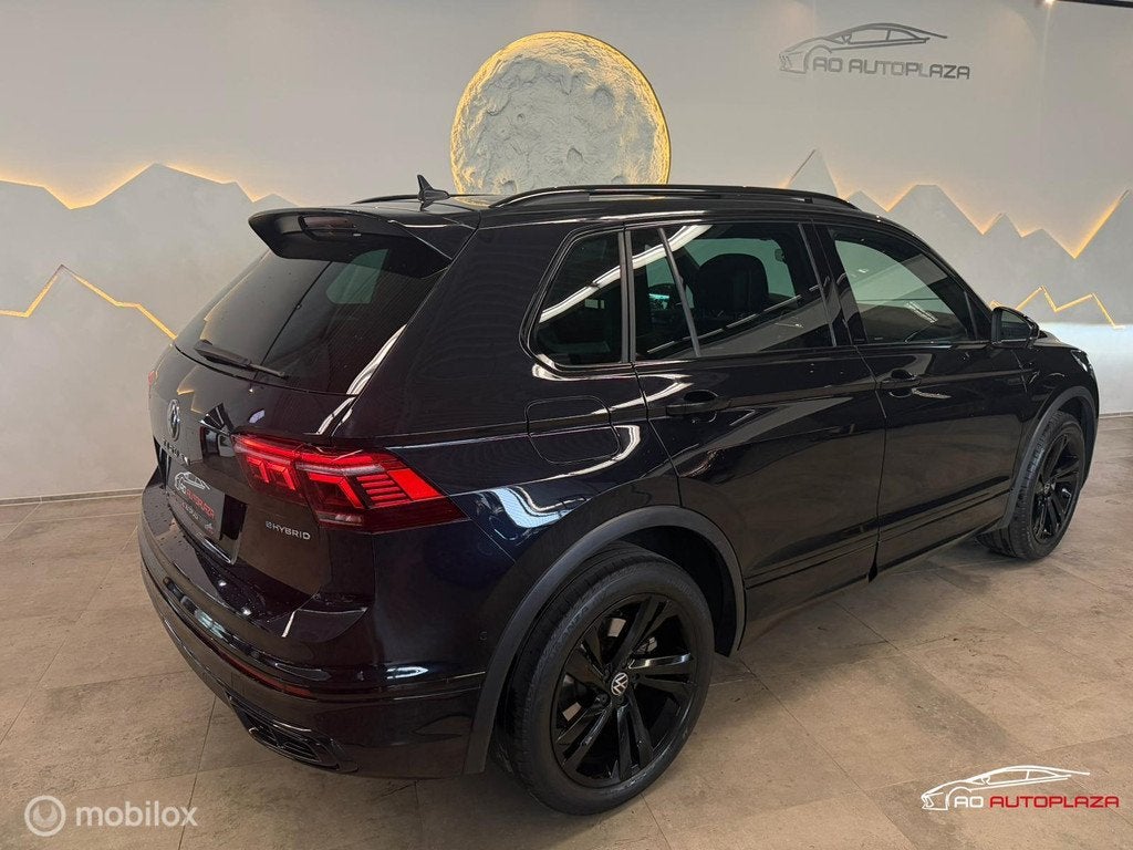 Volkswagen Tiguan 1.4 TSI eHybrid R-Line Panorama/Keyless/Bl, Zwart, 4 cilinders, Zwart, Hybride Elektrisch/Benzine