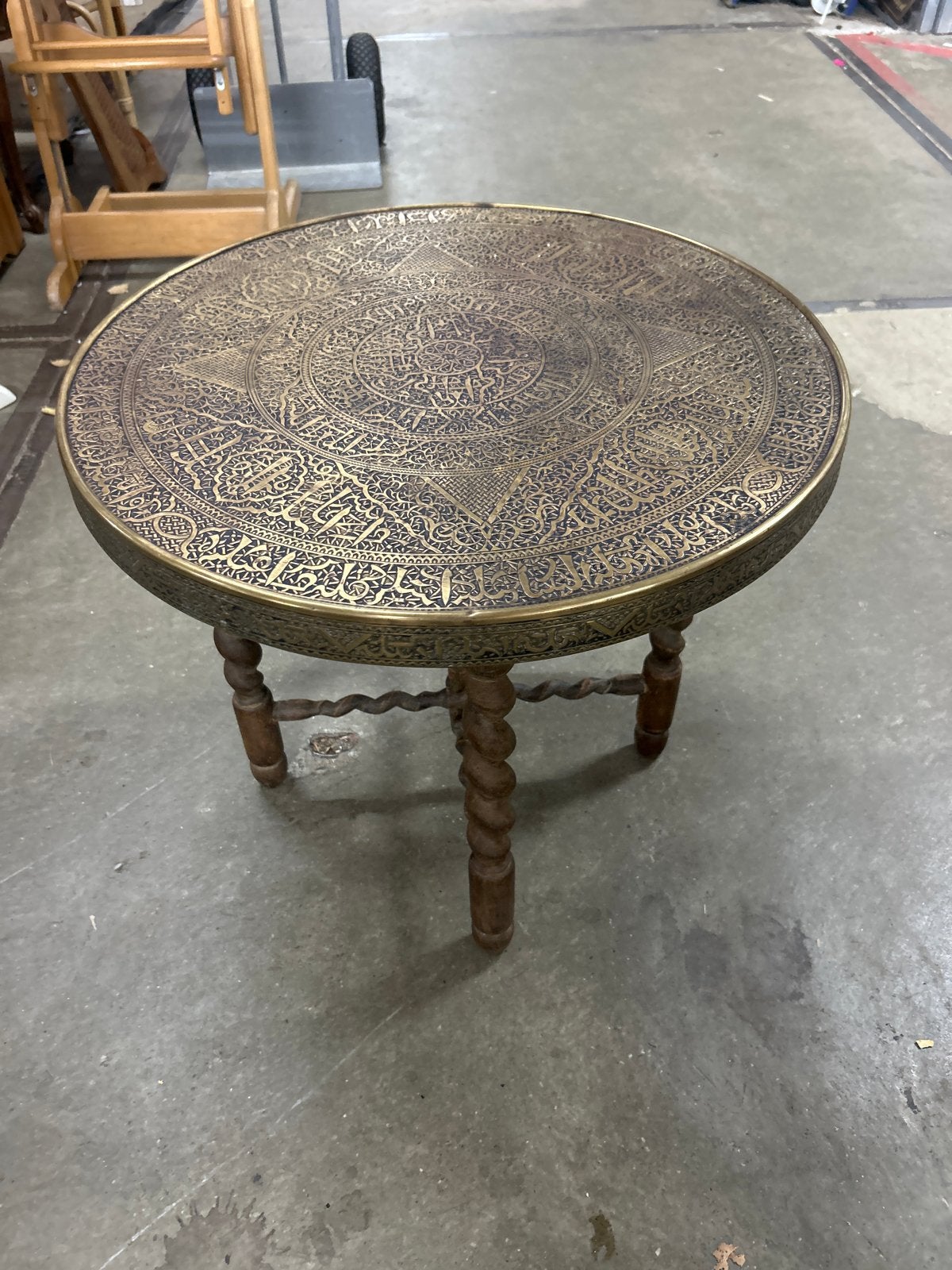Cairoware bijzettafel met messing gedecoreerd blad, Ophalen