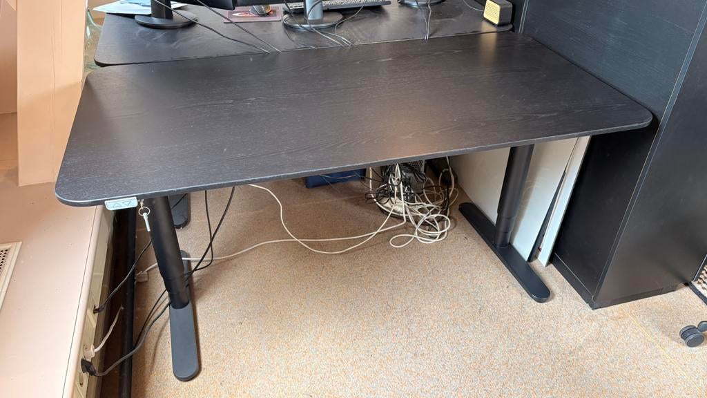 Ikea Bekant bureau 160x80cm, elektrisch 2 stuks, Huis en Inrichting, Bureaus, Ophalen, Elektrisch, Zo goed als nieuw