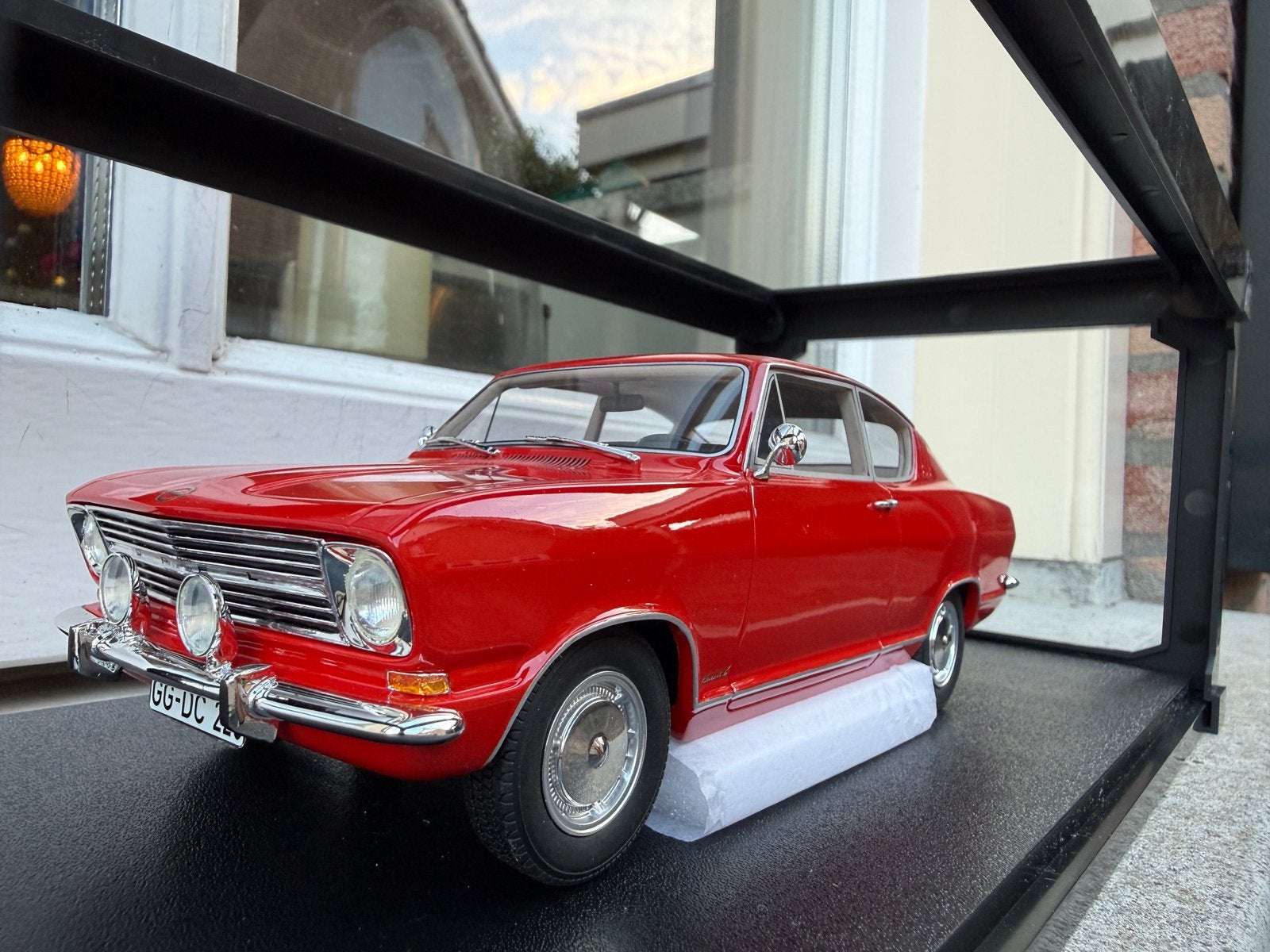 1:18 Opel Kadett B Kiemen Coupe rood 1966 Cult Scale Models, Hobby en Vrije tijd, Modelauto's | 1:18, Overige merken, Postbus 508, 5400 AM Uden Nederland
