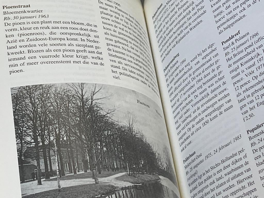 De straatnamen van Woerden  (1996), Boeken, Geschiedenis | Stad en Regio, Ophalen of Verzenden, 20e eeuw of later, Zo goed als nieuw