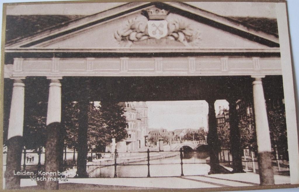 Leiden - Korenbeurs - Vischmarkt - twintiger jaren, Verzenden, 1920 tot 1940, Gelopen, Zuid-Holland