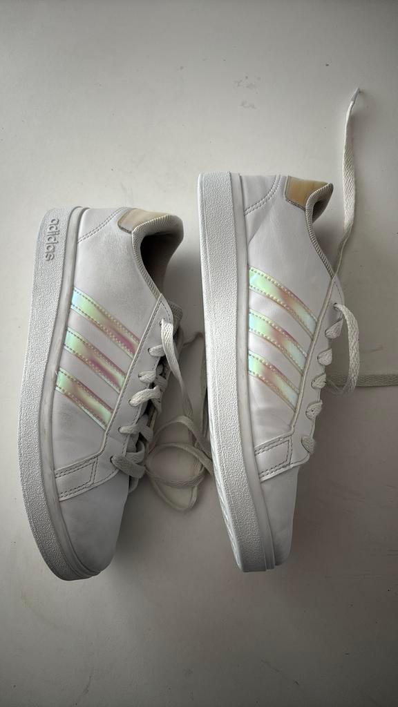 Adidas sneakers wit maat 38, Kleding | Dames, Schoenen, Ophalen of Verzenden, Zo goed als nieuw, Wit, Sneakers of Gympen