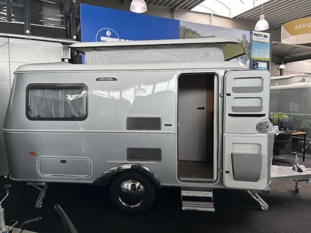 Eriba Touring 420, Standaardzit, Tot en met 2, Bedrijf, 750 - 1000 kg