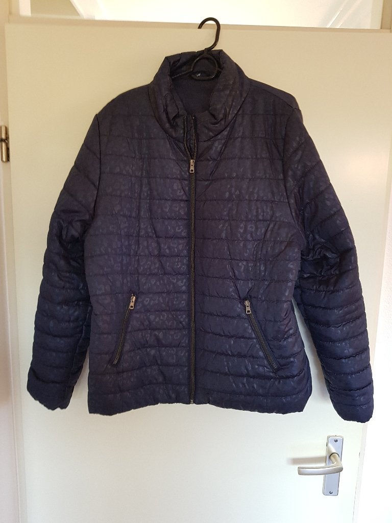 Donkerblauwe licht gewatteerde jas met print, Blauw, Zeeman, Maat 42/44 (L), Ophalen of Verzenden