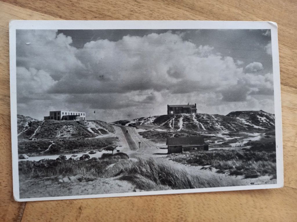 Texel, De Koog, Weg naar Badhotel 1956, Ophalen of Verzenden, 1940 tot 1960, Gelopen, Waddeneilanden