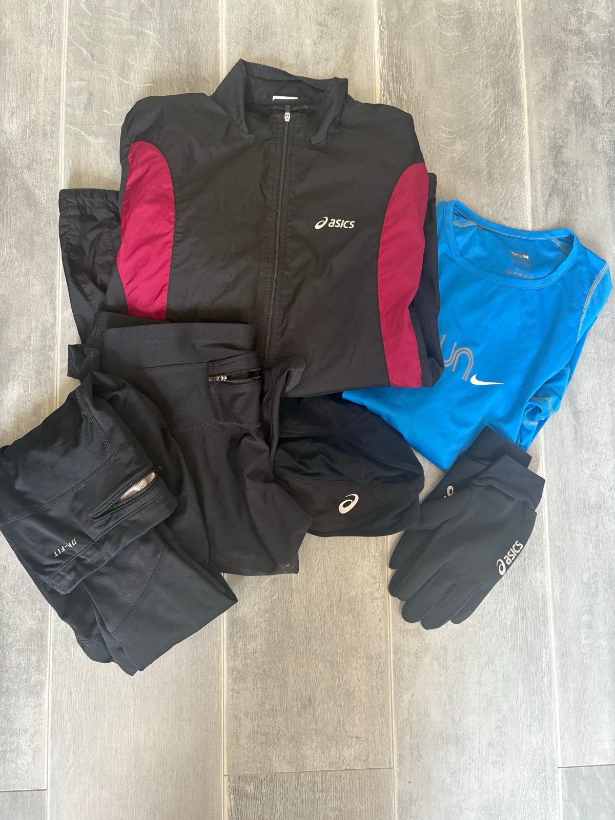 Asics hardloopset, 1 nike shirt maat m, Maat 38/40 (M), Zwart, Ophalen of Verzenden, Hardlopen of Fietsen