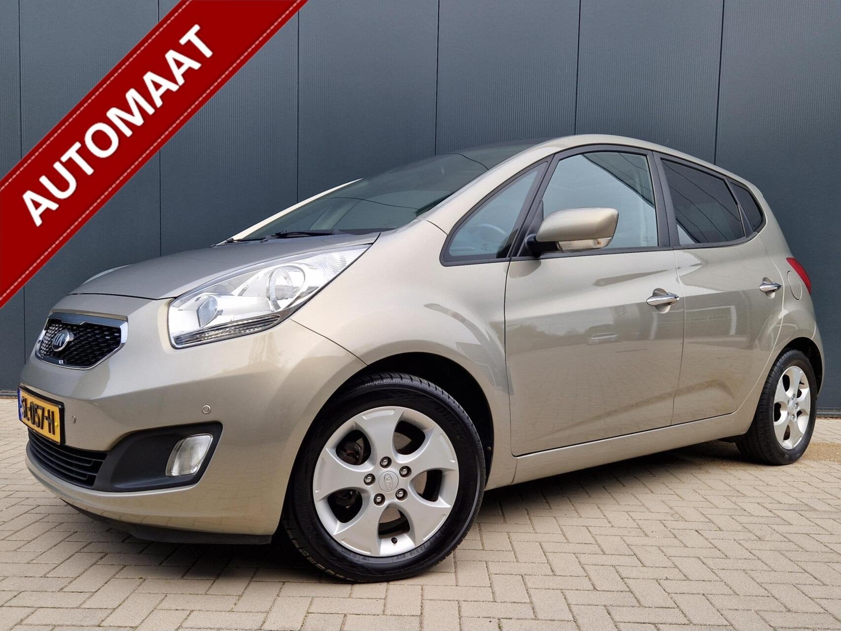 Kia Venga 1.6 CVVT CLIMATE | CAMERA | KEYLESS | STOELVERWARM, Auto's, Euro 5, 4 cilinders, Leder en Stof, Bedrijf