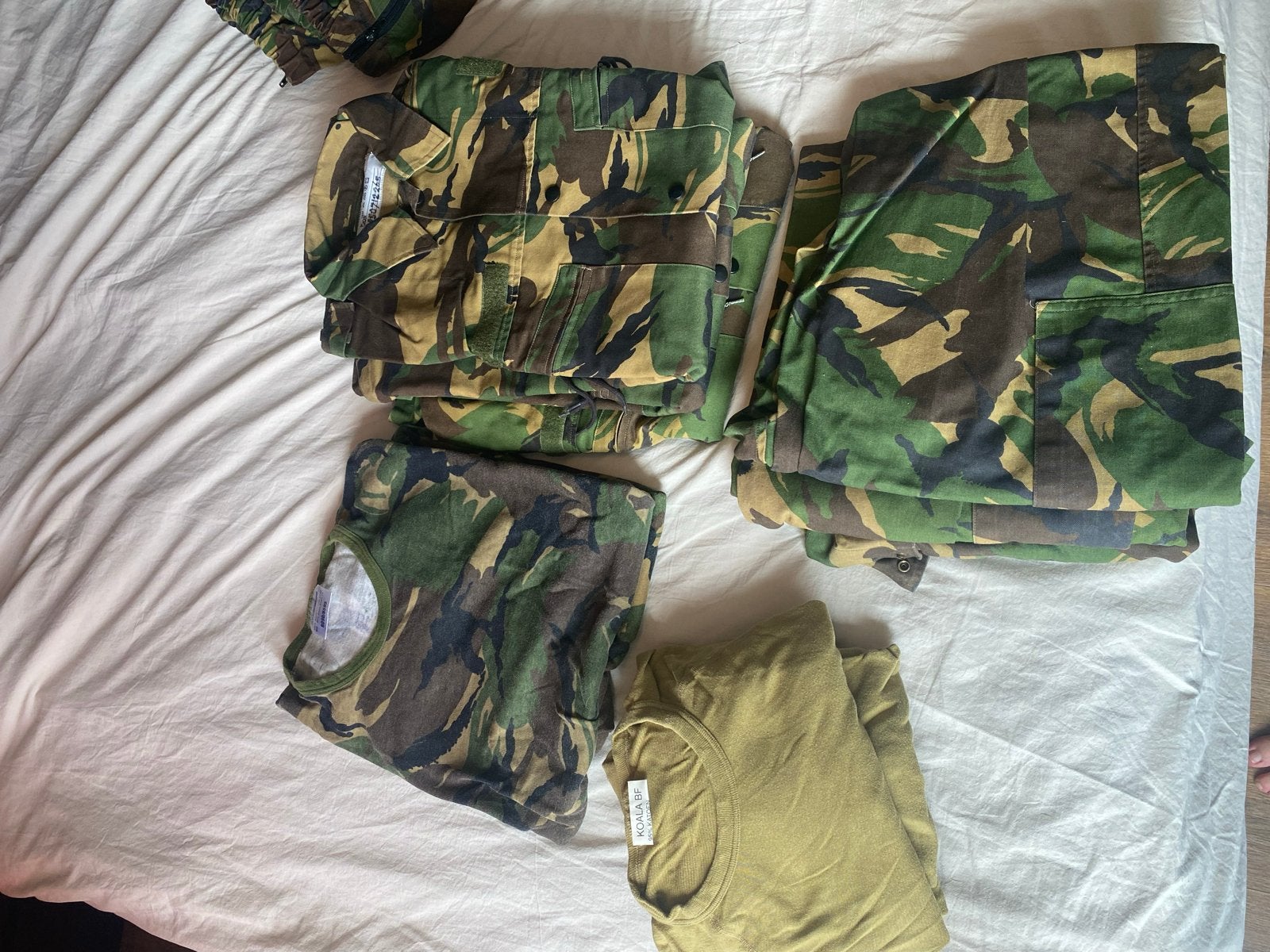 Uitgebreid Leger Kledingpakket: Tenues, T-shirts & Regenbroe, Ophalen of Verzenden, Landmacht, Overige gebieden, Kleding of Schoenen