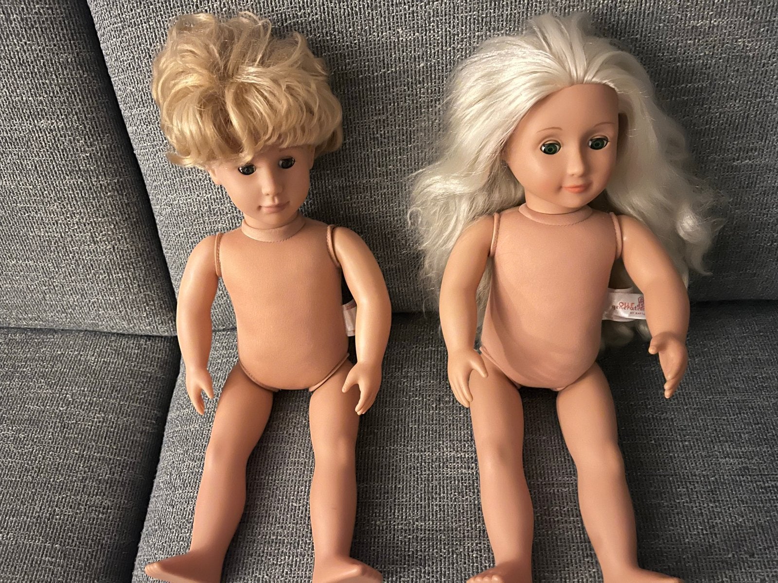Set van 2 Our Generation poppen - Zo goed als nieuw  32,00, Ophalen of Verzenden, Zo goed als nieuw, Overige typen