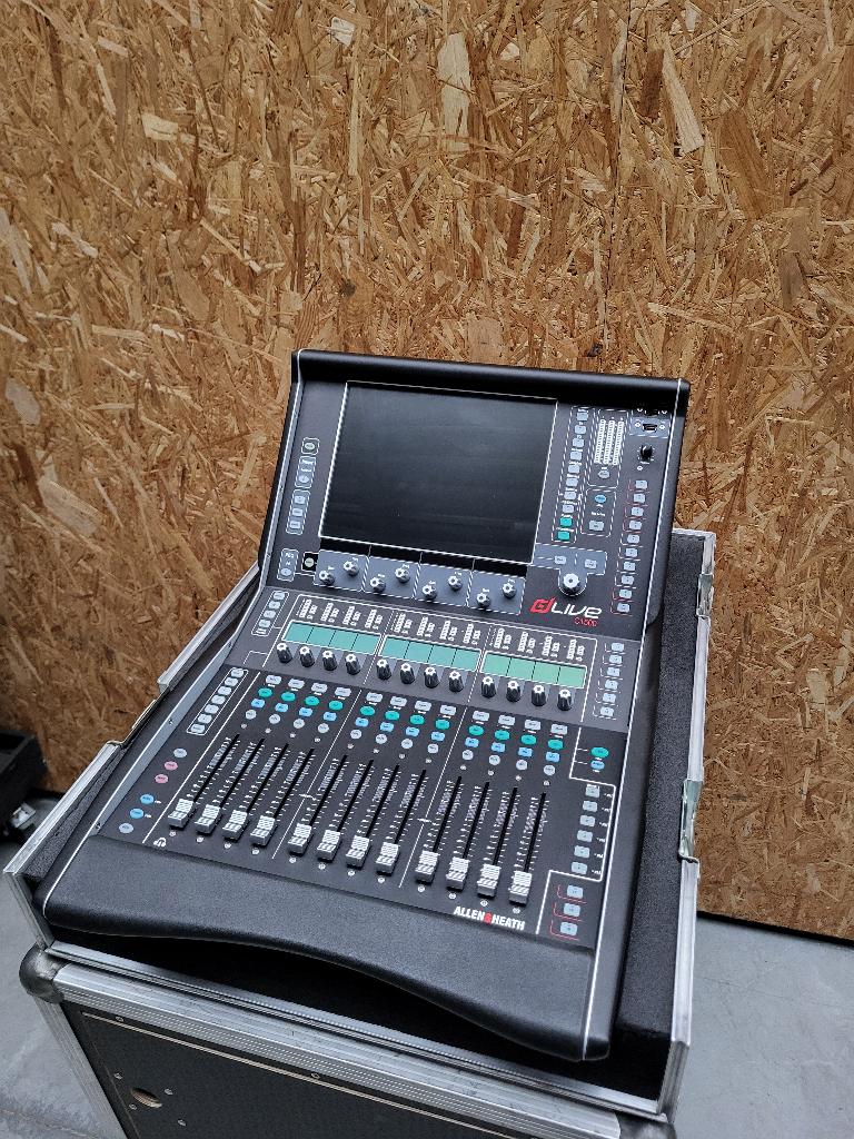 A&H Dlive C1500 + CDM 32 + Ultra FX en extra's, Ophalen, 20 kanalen of meer
