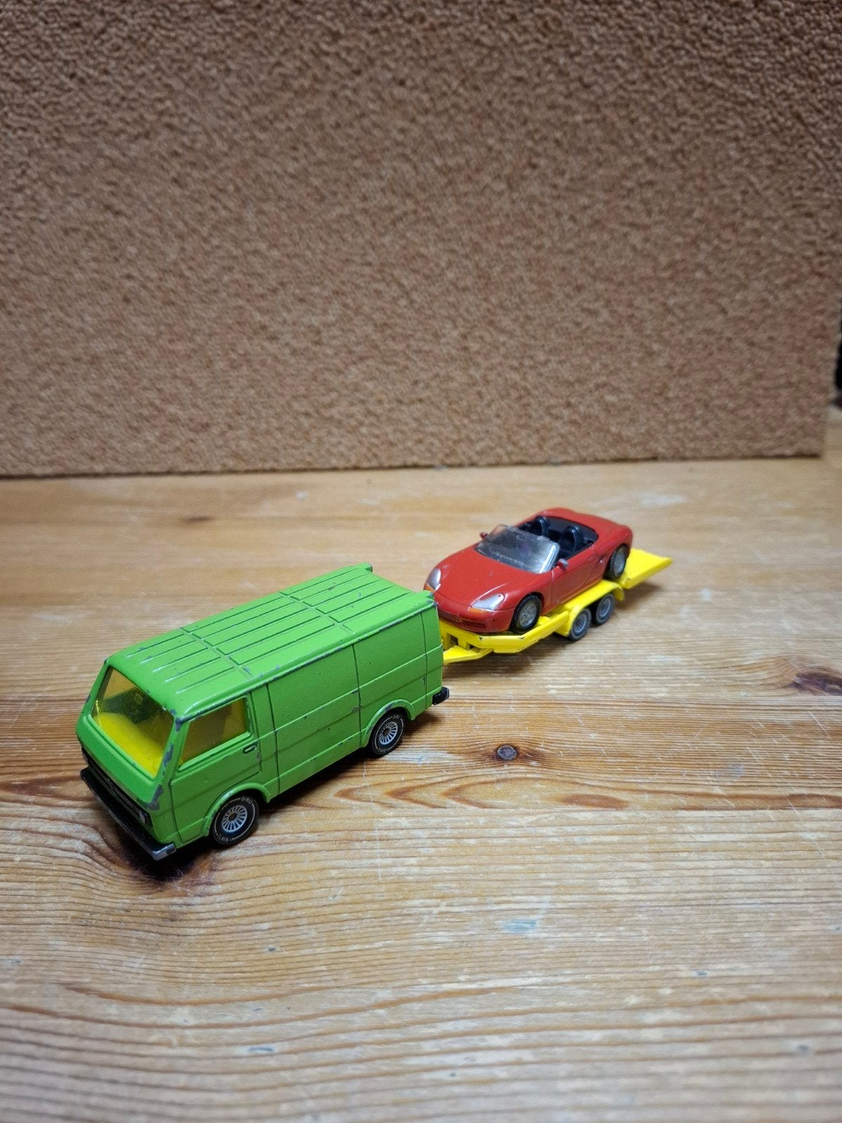 Siku VW LT met Porsche, Ophalen of Verzenden, Gebruikt, Auto, SIKU