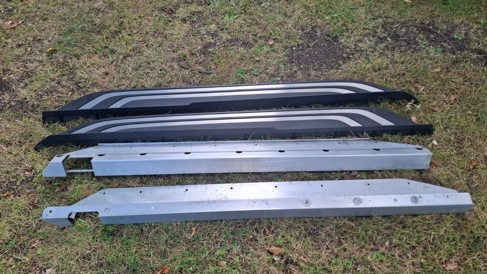 Side skirts / originele treeplanken voor Toyota rav4 2021, Ophalen, Gebruikt, Links, Toyota