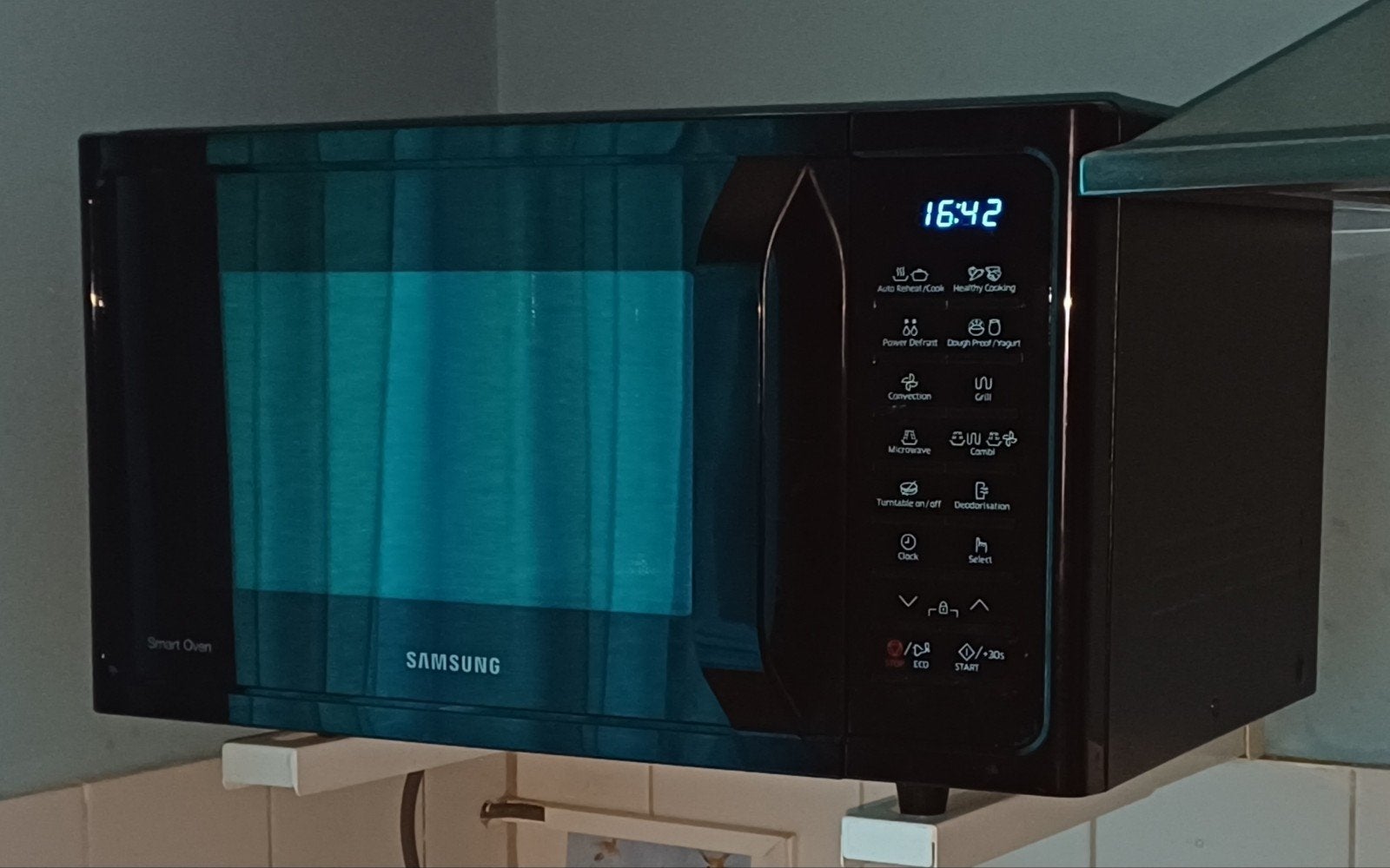 Samsung combimagnetron/oven 900W, 28 liter inhoud, Ophalen, Combimagnetron, Gebruikt, Grill