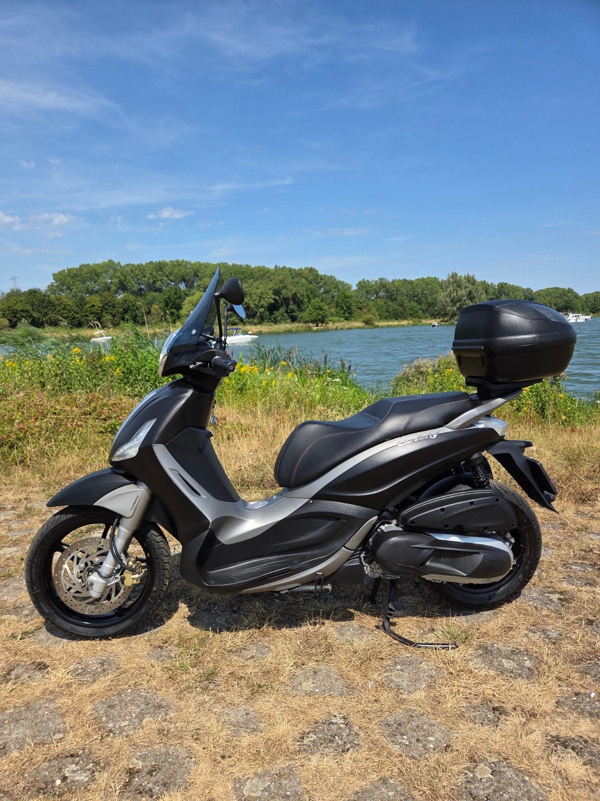 Piaggio Beverly Sport Touring 300cc motorscooter, Motoren, Scooter, Gebruikt, Automaat, Traction Control