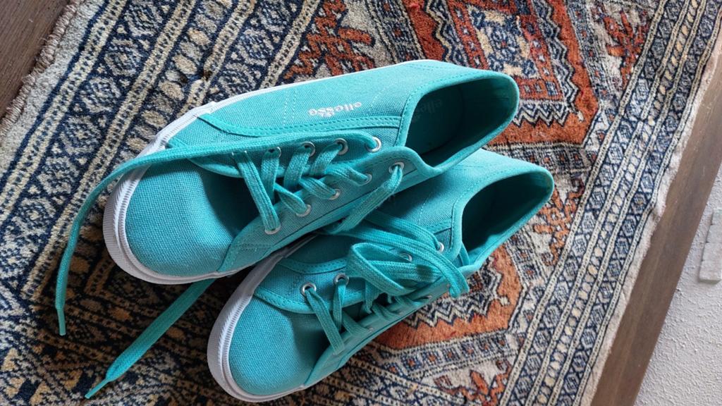 Ellesse sneakers - Zo goed als nieuw maat 40, Overige kleuren, Ellesse, Ophalen of Verzenden, Sneakers of Gympen