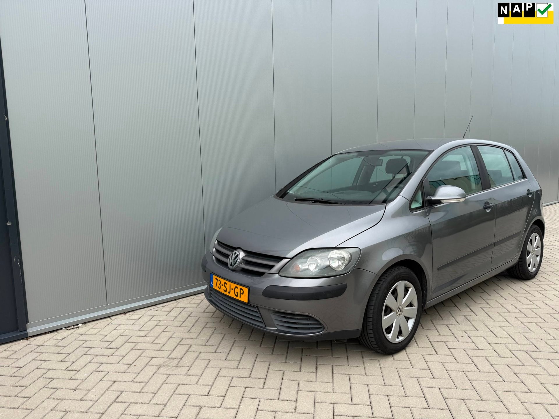 Volkswagen Golf Plus 1.6 FSI Comfortline Business, Auto's, Stof, Gebruikt, 4 cilinders, Metallic lak