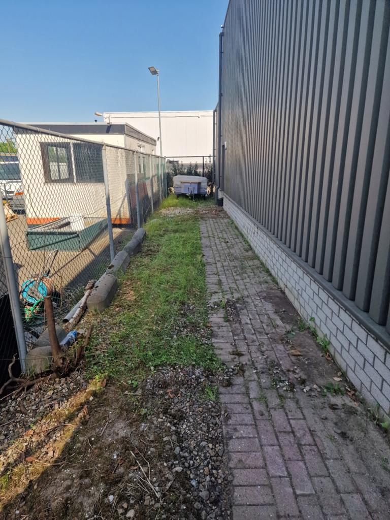 Beveiligde parkeerplaats / buitenstalling Breda, Zakelijke goederen, Bedrijfs Onroerend goed, 50 m², Huur, Parkeerplaats