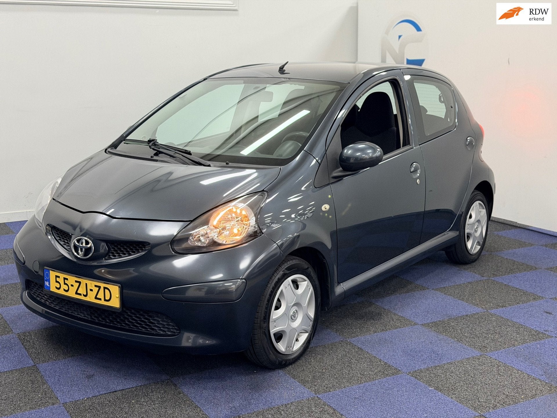 Toyota Aygo 1.0-12V + / AIRCO / NAP NETTE AUTO, Voorwielaandrijving, Dealer onderhouden, Gebruikt, 4 stoelen