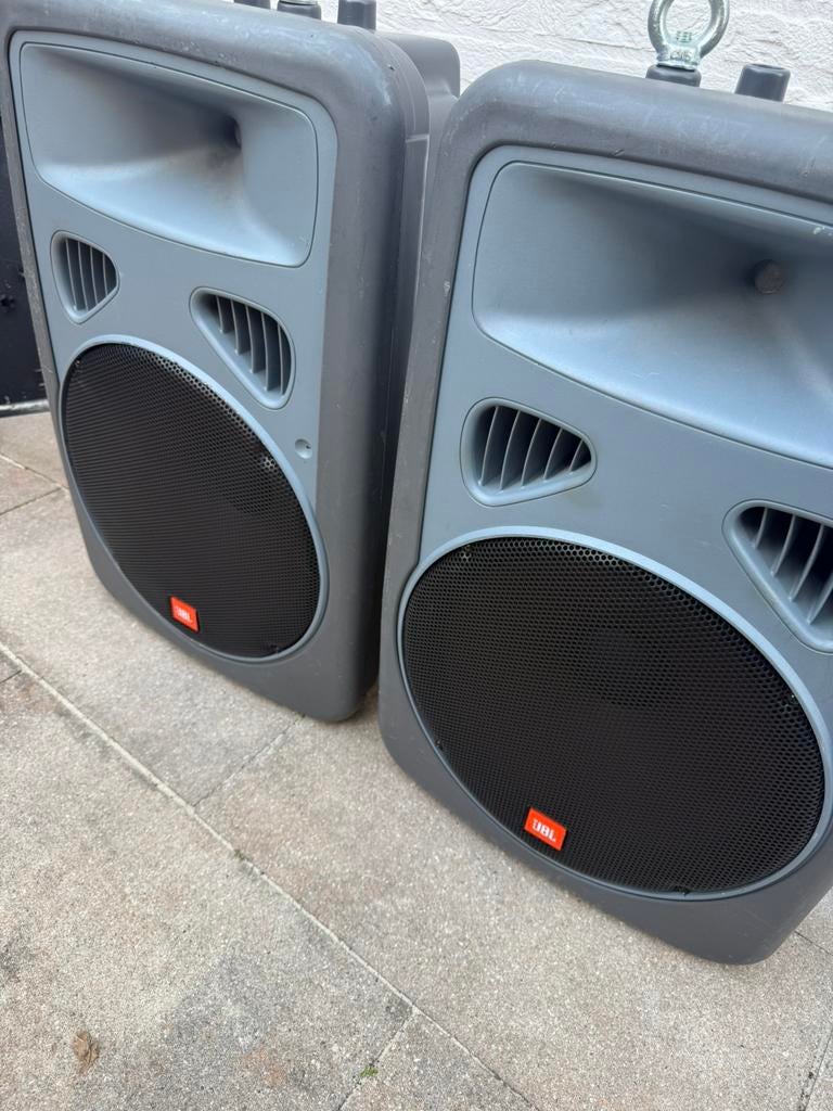 Vintage jaren 90 klassiekers jbl eon 15 speakers actief, Ophalen, JBL, Zo goed als nieuw, 120 watt of meer