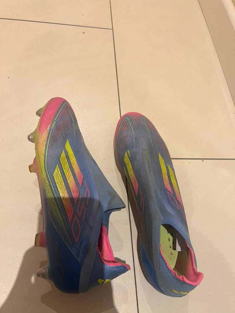 Kicksen maat 44 te koop ijzeren noppen, Sport en Fitness, Voetbal, Ophalen