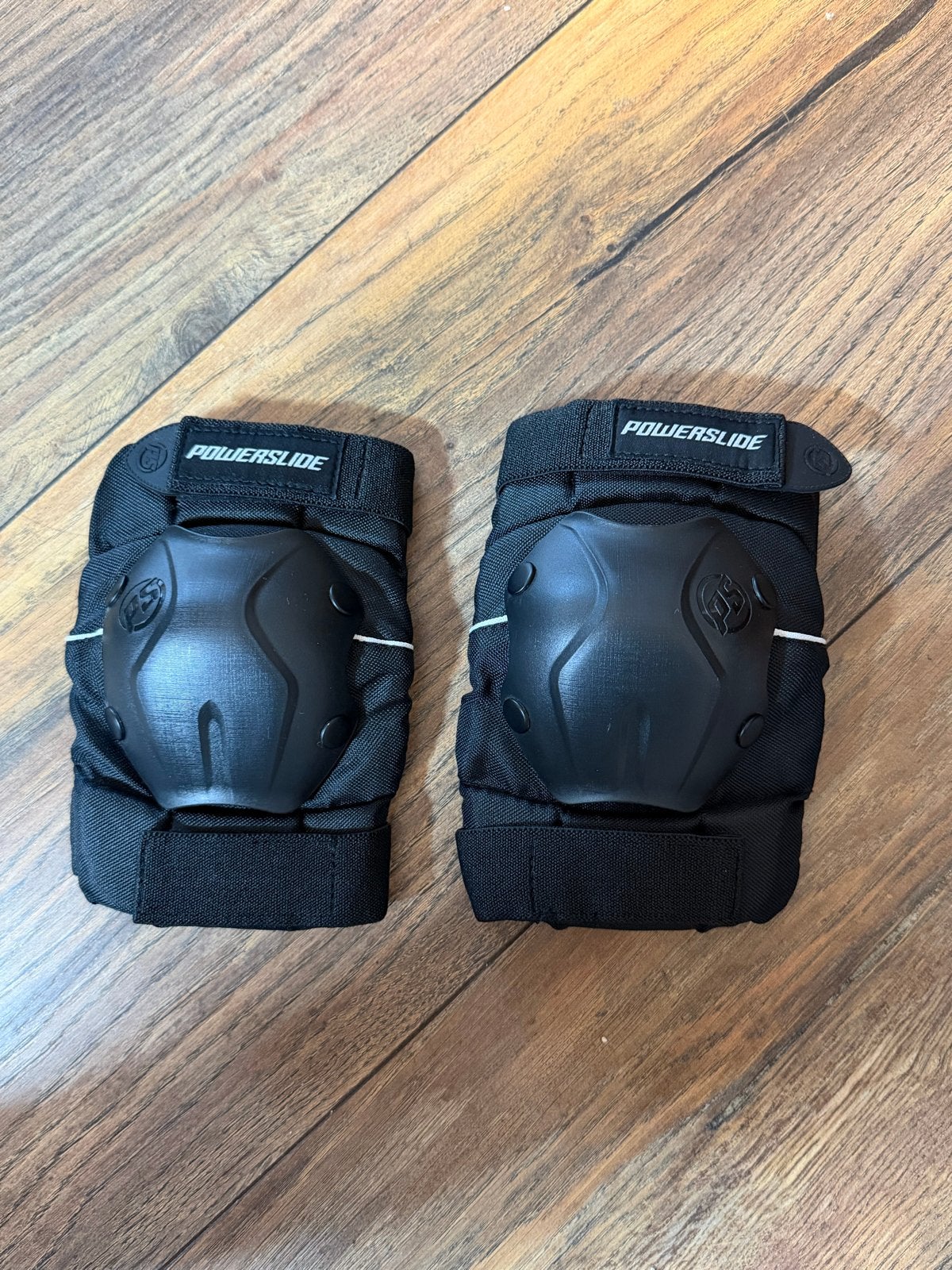 Powerslide Kniebeschermers - Zo goed als nieuw, Ophalen of Verzenden, Zo goed als nieuw
