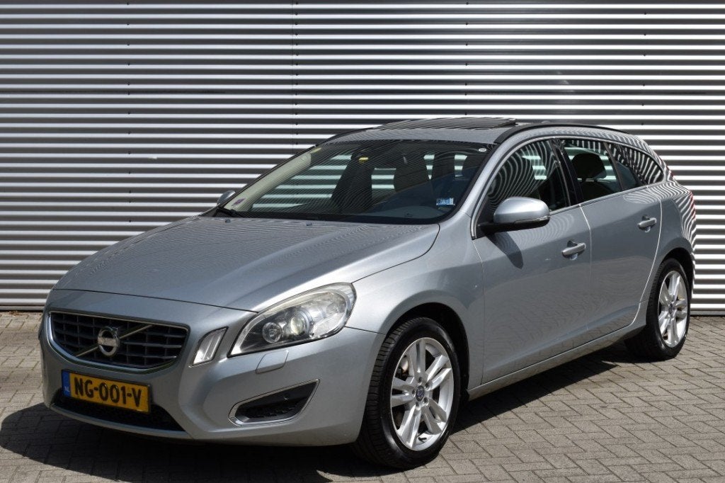 Volvo V60 2.0 D3 HG6 / LEDER / SCHUIFDAK / LEDER / EL. STOEL, Auto's, Volvo, Voorwielaandrijving, 136 pk, 1984 cc, USB