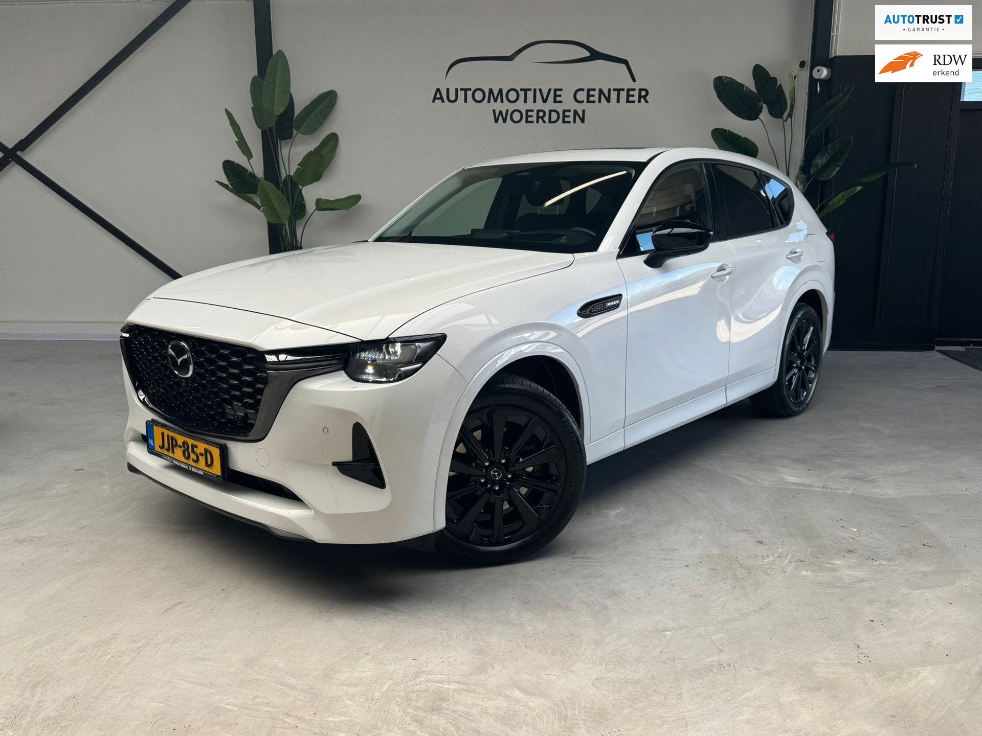 Mazda CX-60 2.5 e-SkyActiv PHEV Homura PANO VIRTUAL CAM STOE, Auto's, Mazda, Automaat, Gebruikt, 2500 kg, Wit