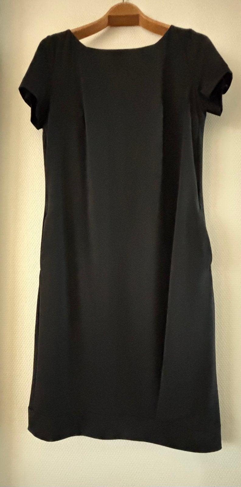 ELSEWHERE merk jurk, Maat M, zwart travelstof - €20, Maat 38/40 (M), Zwart, Ophalen of Verzenden, Zo goed als nieuw