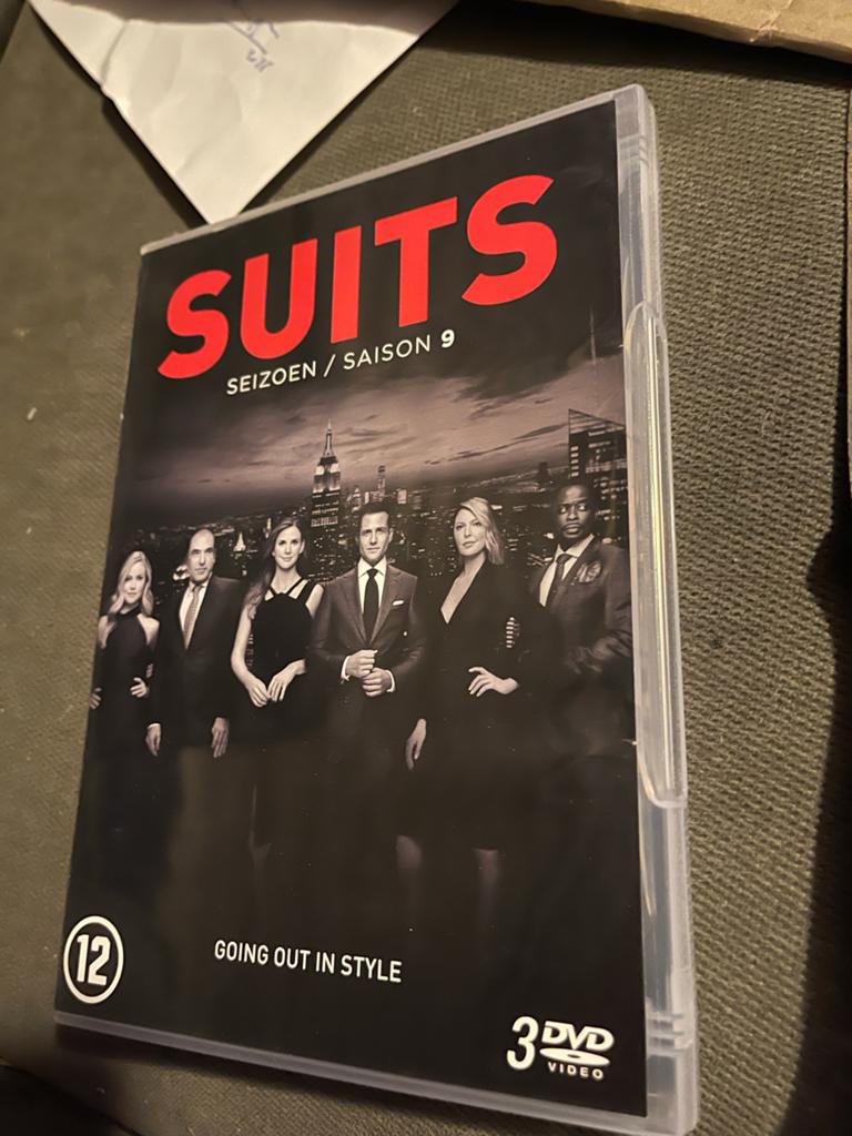 Suits Seizoen 9 DVD - Complete Serie, Cd's en Dvd's, Boxset, Drama, Ophalen of Verzenden, Zo goed als nieuw