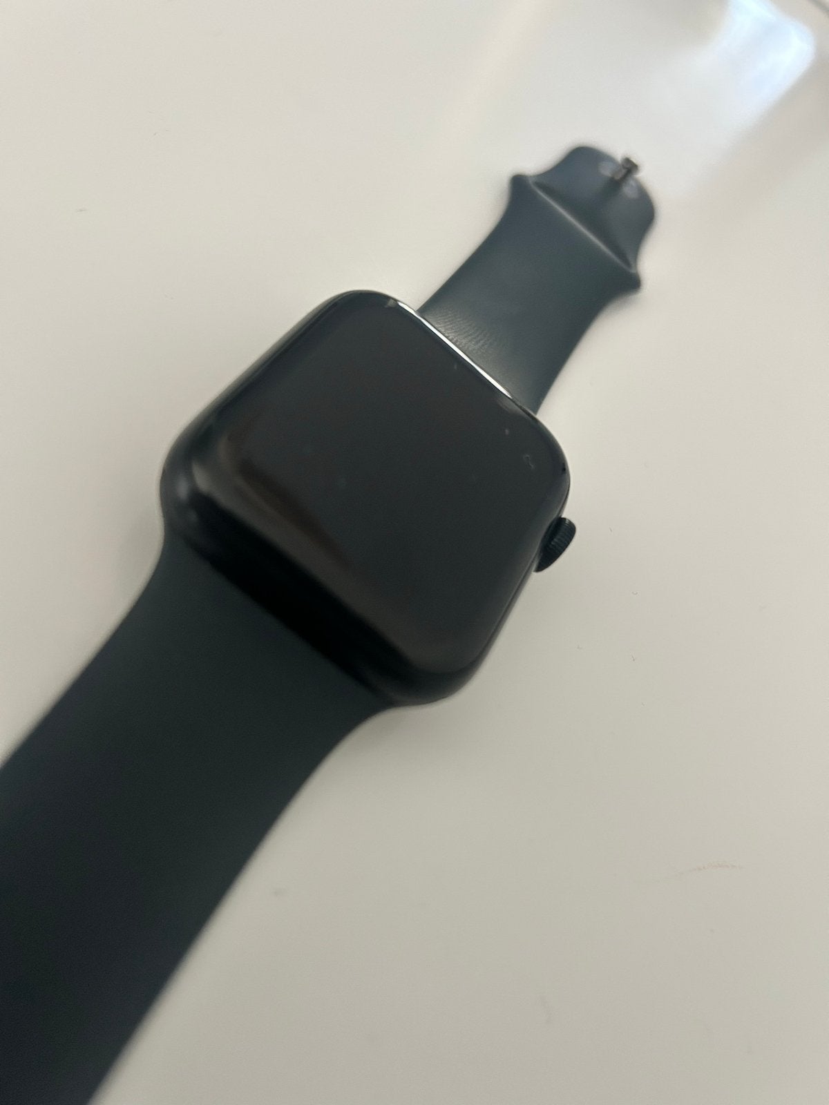 Apple Watch SE Series (2nd Gen) - Zo goed als nieuw