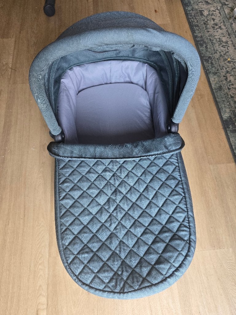 Born Lucky Riva 3 in 1 kinderwagen, Zo goed als nieuw, Met autostoeltje, Ophalen, Kinderwagen