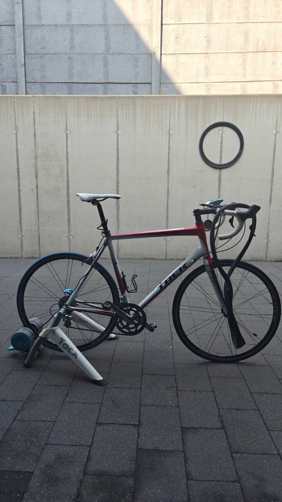 TREK 1.7 racefiets met Tacx VORTEX smarttrainer, Ophalen