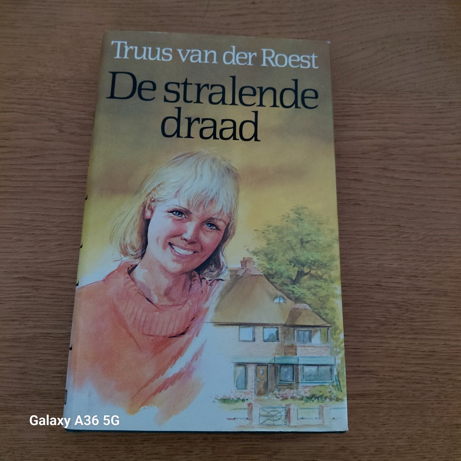 Truus van der Roest - De stralende draad, Boeken, Ophalen of Verzenden, Gelezen, Truus van der Roest, Nederland