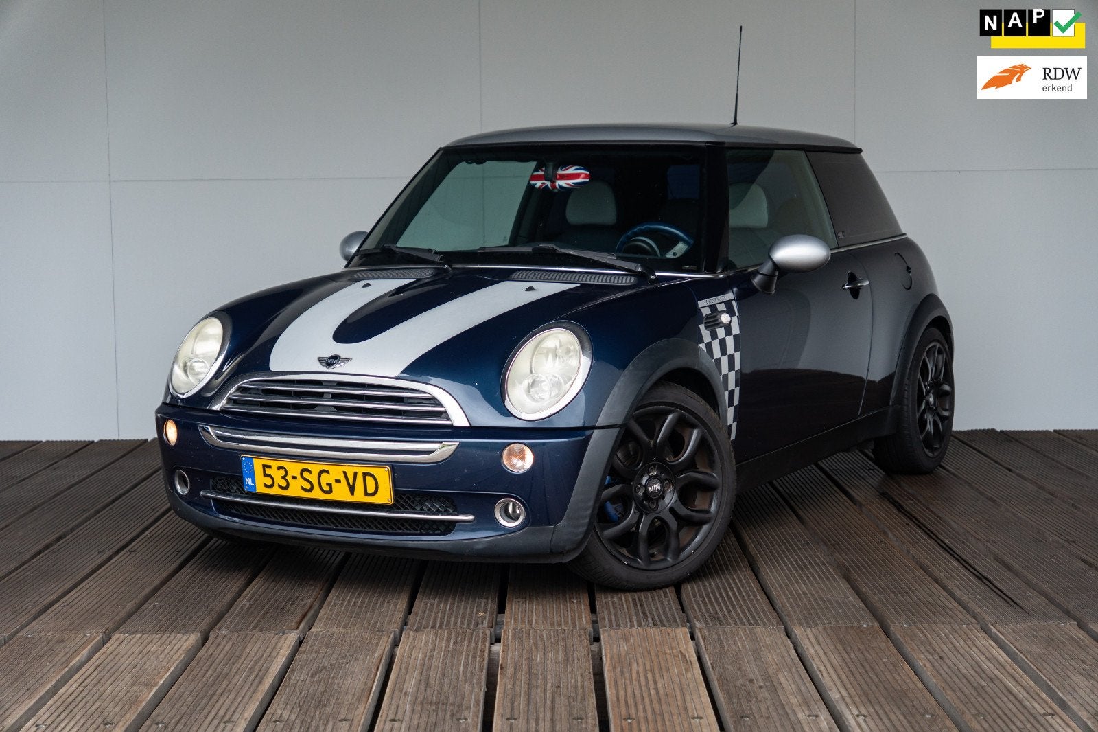 Mini 3-Deurs 1.6 Cooper Checkmate AIRCO KOUD/CRUISE/LEER/NAP, Voorwielaandrijving, Gebruikt, 4 cilinders, Bedrijf