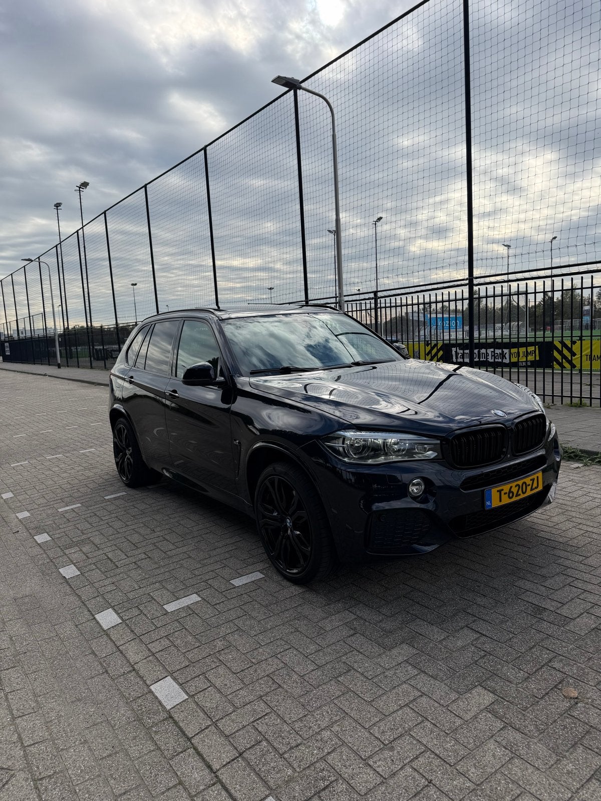 BMW X5 Xdrive40e Iperformance 313pk Aut 2017 Zwart, Auto's, X5, Zwart, Vierwielaandrijving, 147 €/maand