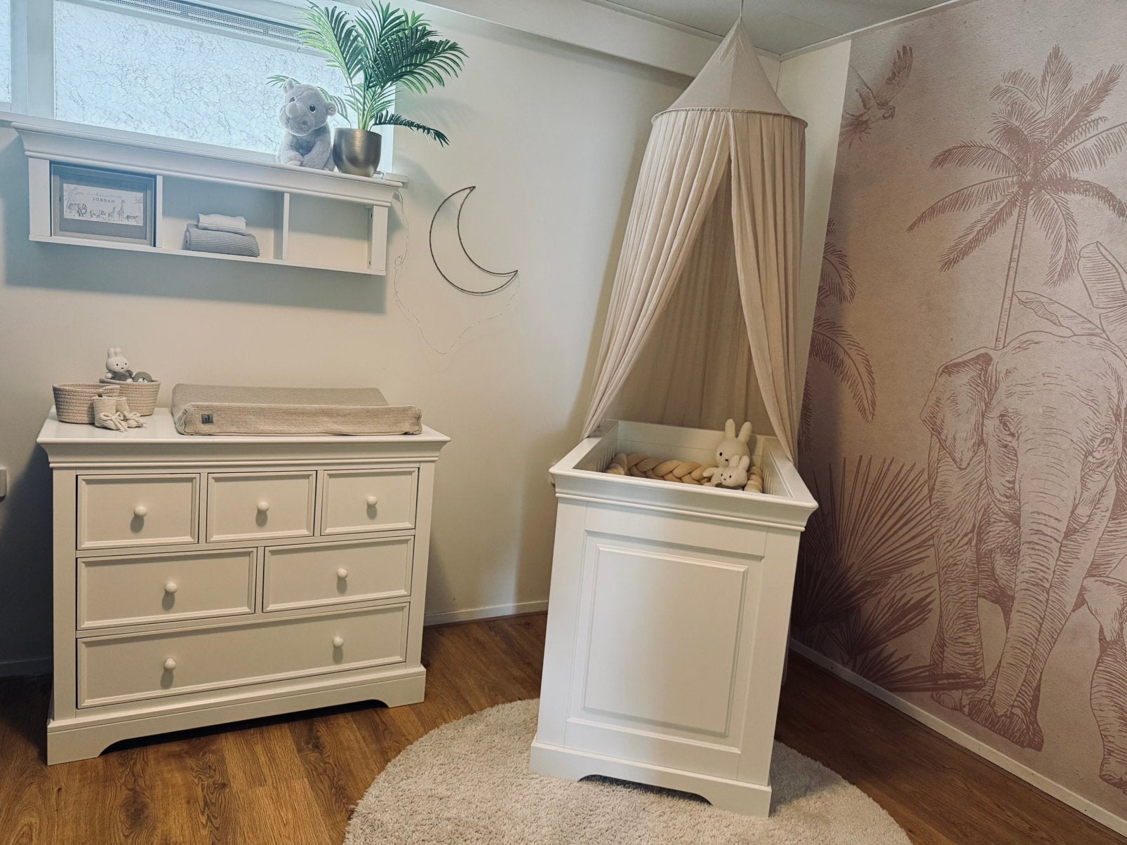 Kidsmill Chateau ledikant, commode en wandrek. Nieuw matras!, Ophalen of Verzenden, Gebruikt, Jongetje of Meisje