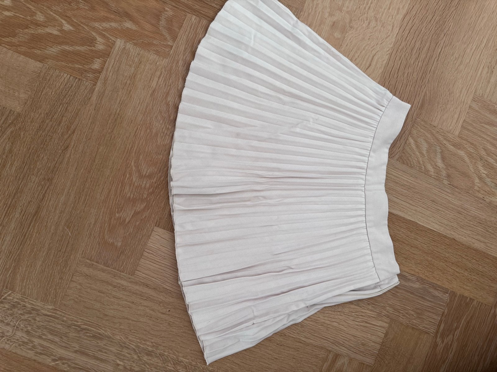 Zara beige plooirok dames XS, Kleding | Dames, Rokken, Ophalen of Verzenden, Zo goed als nieuw, Maat 34 (XS) of kleiner, Beige