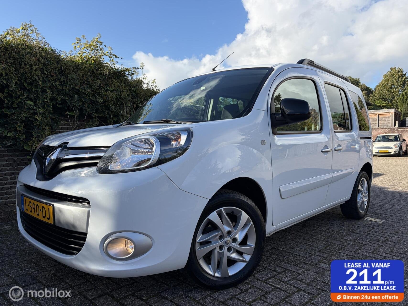 Renault Kangoo Family 1.2 TCe AUTOMAAT 127.000 km, navigatie, Auto's, Stof, 4 cilinders, 1198 cc, Wit